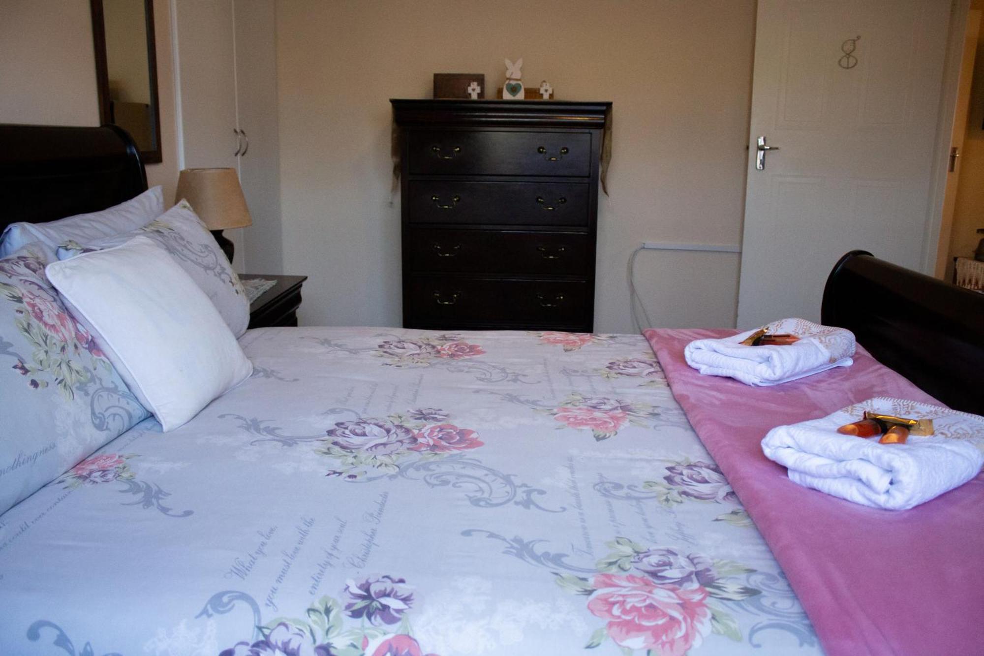 Bed and Breakfast De Oude Yotclub Оудсхорн Экстерьер фото